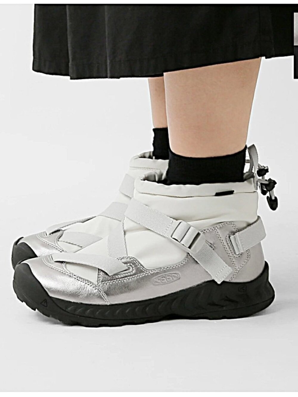 KEEN Waterproof Hoodzerra Boots
